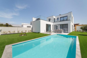 Villa Paraiso - By SCH